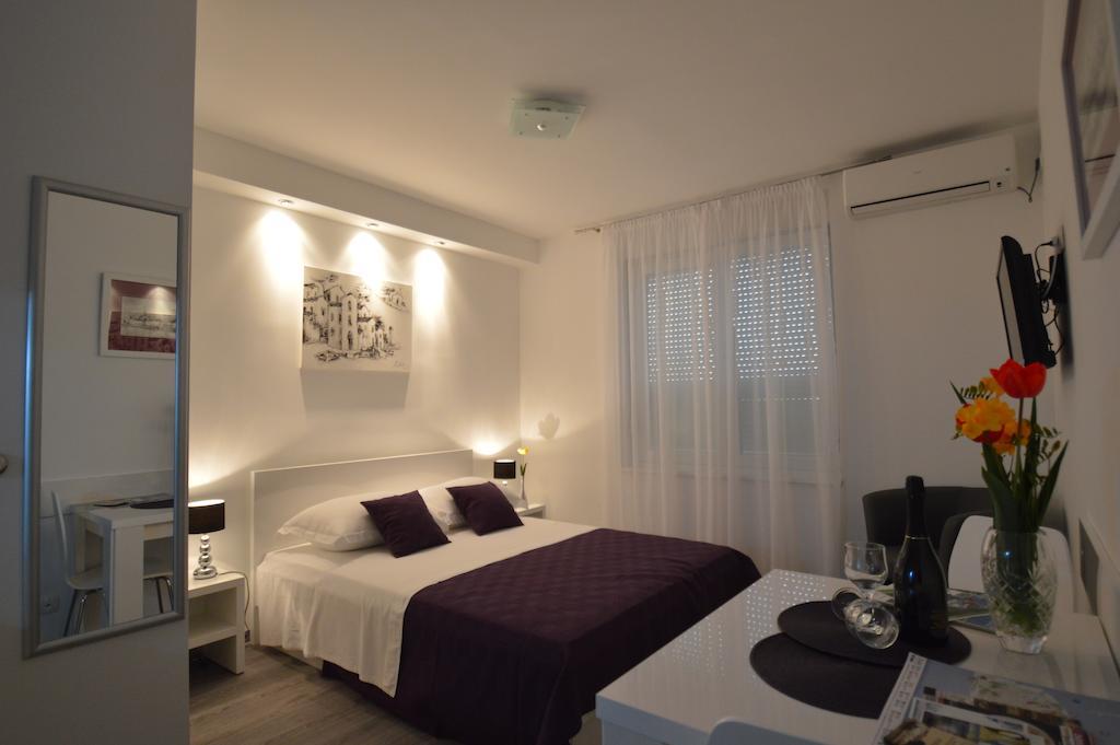 Downtown Main Street Studio زادار الغرفة الصورة